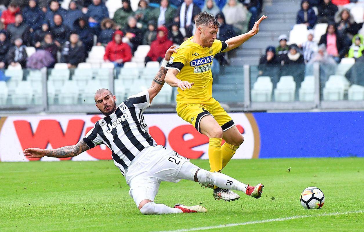 尤文后卫神勇救险，助球队成功保级，您的来自也是类型或者.