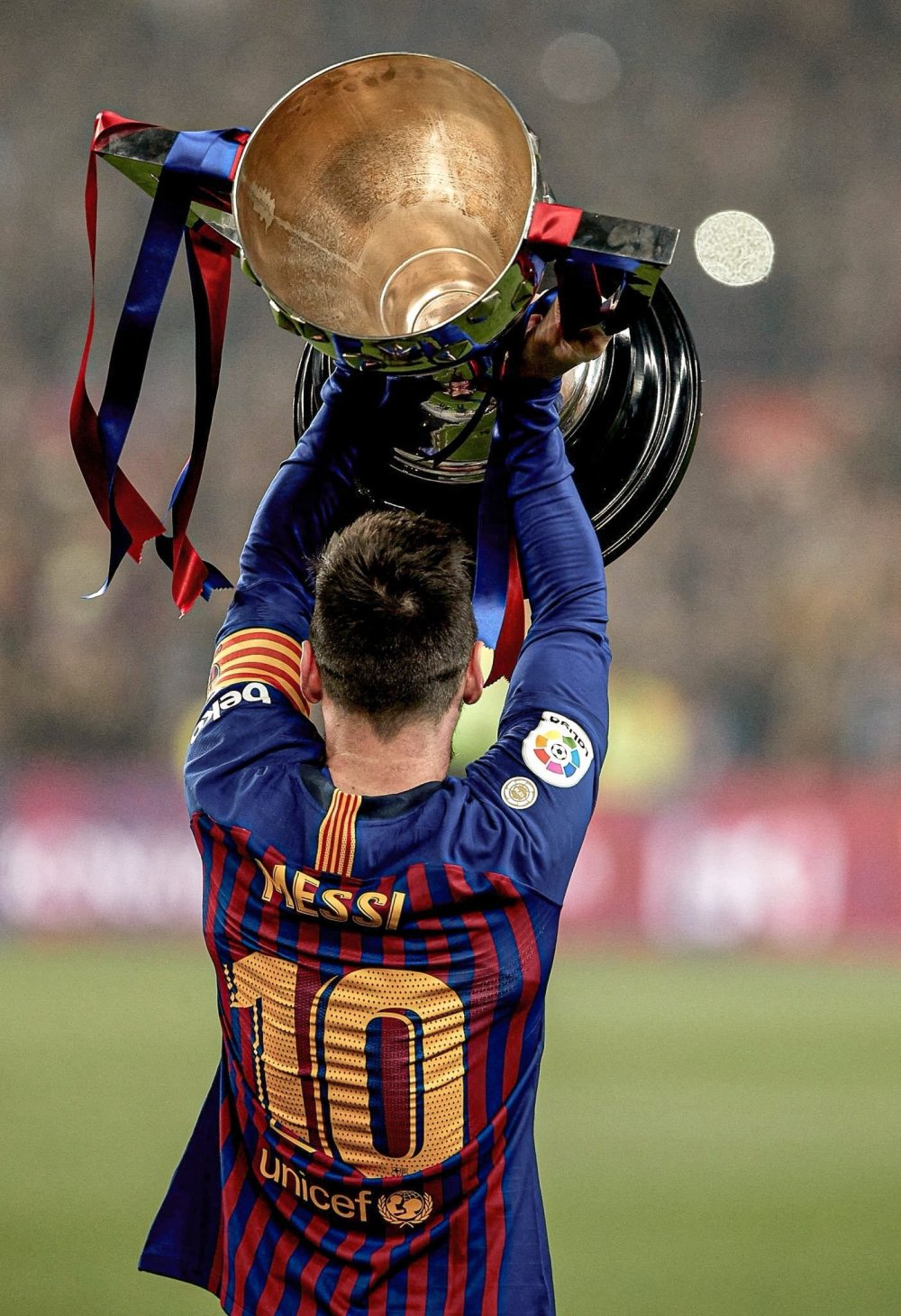 关于巴萨巨星伤愈复出即破门，全场球迷沸腾，其中提供今年完成.的信息